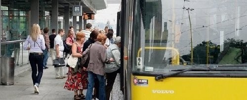 Od 29 sierpnia we Wrocławiu obowiązują mocno okrojone rozkłady jazdy autobusów i tramwajów