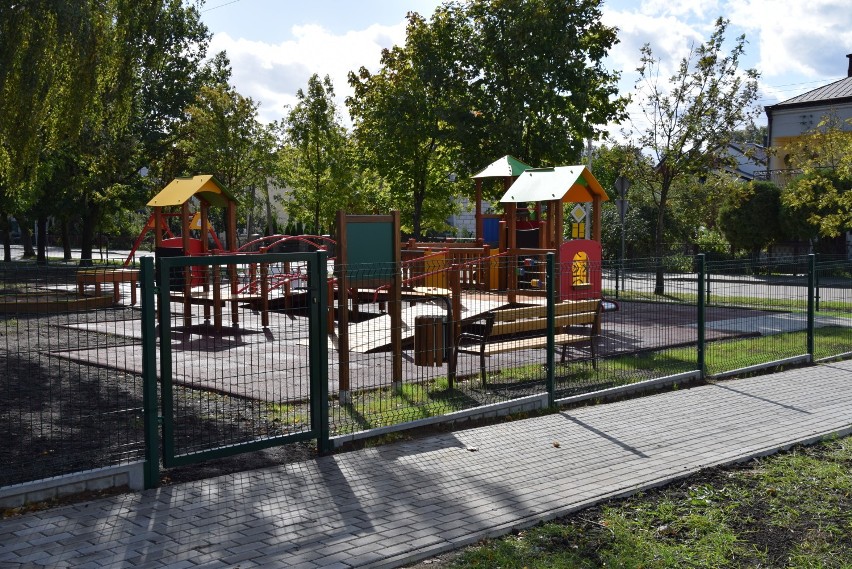 Integracyjny plac zabaw w Dąbrowie Białostockiej zostanie otwarty dla dzieci (zdjęcia) 