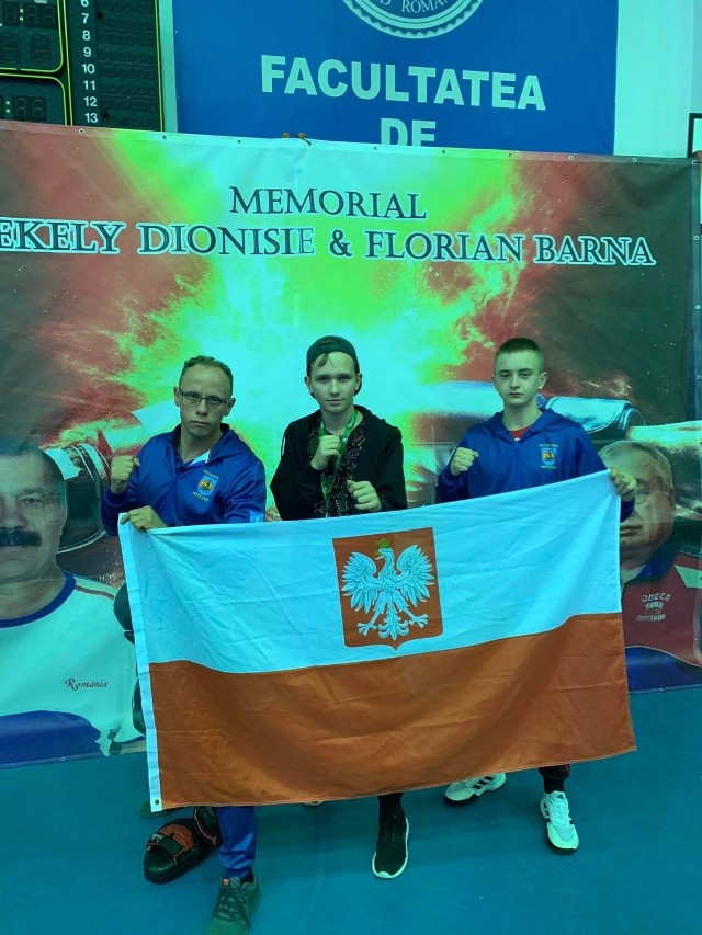 Zawodnicy klubu Potężnie z Ciechocinka podczas międzynarodowego turnieju w Rumunii