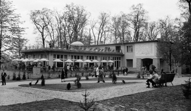 Restauracja Obora w Raciborzu
Wyczekiwaną w mieście restaurację w Oborze otwarto w 1959 roku. To było wielkie wydarzenie.