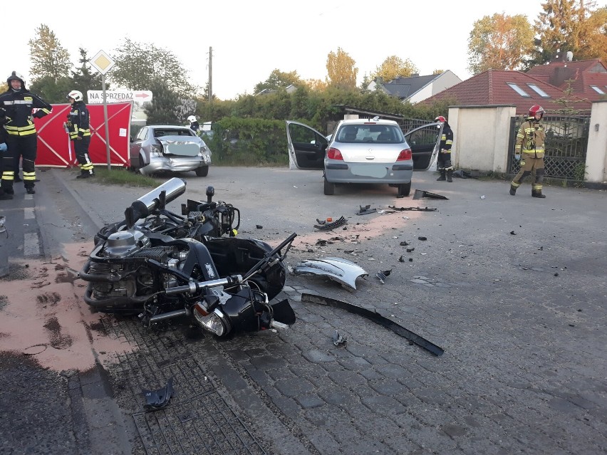 Tragiczny wypadek w Chwaszczynie - nie żyje motocyklista, kierowca osobówki uciekł