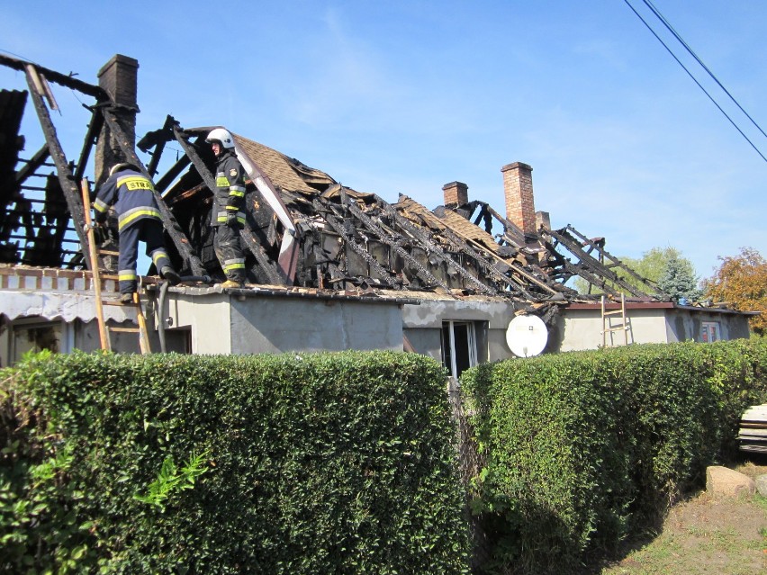 Gołębiewo Średnie: Spłonął dom, potrzebna pomoc dla rodzin!
