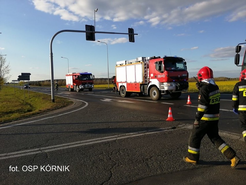 Wypadek karetki z samochodem osobowym w Bninie