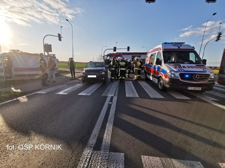 Wypadek karetki z samochodem osobowym w Bninie