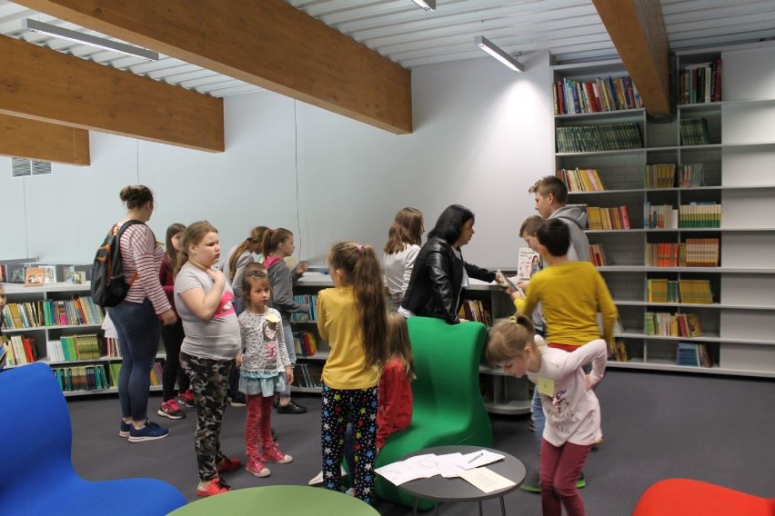 Młodzi detektywi w Bibliotece w Czarnym Borze