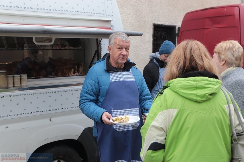 Ozdoby i stroiki na świątecznym kiermaszu we Włocławku.
Już...