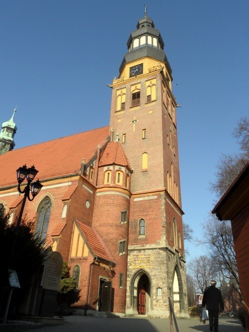 Kościół WNMP obecnie, wraz z zrekonstruowaną wieżą.