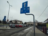 Parking przed przedszkolem w Wągrowcu zajęty, rodzice łapią mandaty. Jest szansa na wydzielenie dla nich miejsc parkingowych?