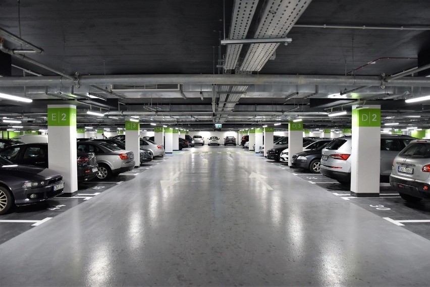 Parking podziemny pod Solarisem na placu Kopernika