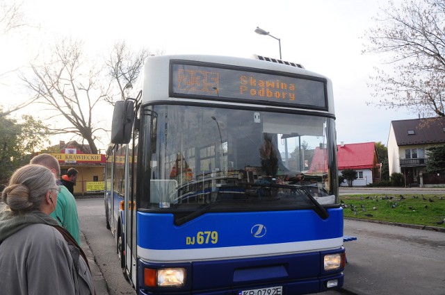 Dla wielu krakowian pracujących  w Libertowie godziny odjazdu tego autobusu są ważne