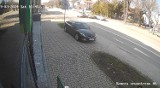Policja publikuje nagranie z wypadku na ulicy Szujskiego w Tarnowie, gdzie zderzyły się trzy samochody. Film ma być przestrogą dla kierowców