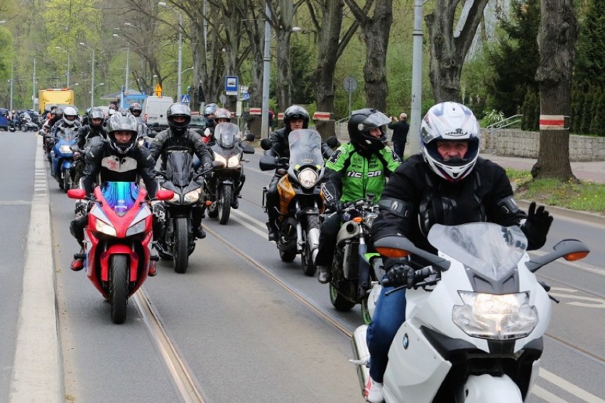 Buspasy na Akrońskiej już dla motocyklistów [zdjęcia]