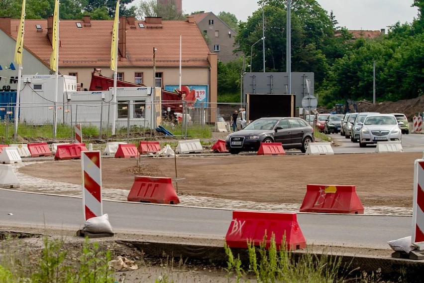 Obwodnica Wałbrzycha. Zmiany przy rondzie Tesco. Jedziemy nową drogą (ZDJĘCIA)