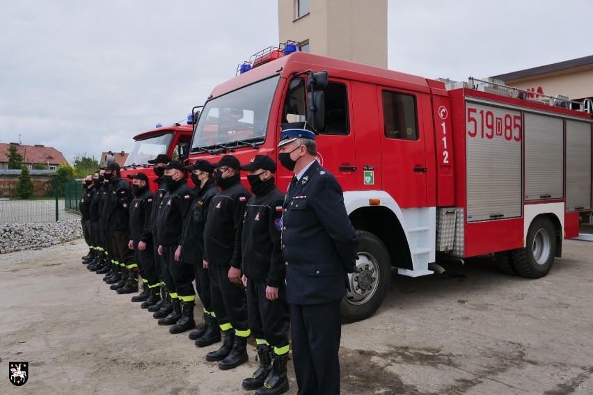 Jednostki OSP z Sycowa i Drołtowic otrzymały nowsze wozy strażackie