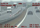 Kierowca BMW pędził po drodze S3 218 km/h! [WIDEO]