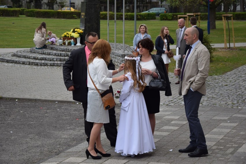 Pierwsza komunia święta w Kościele Garnizonowym odbyła się w...