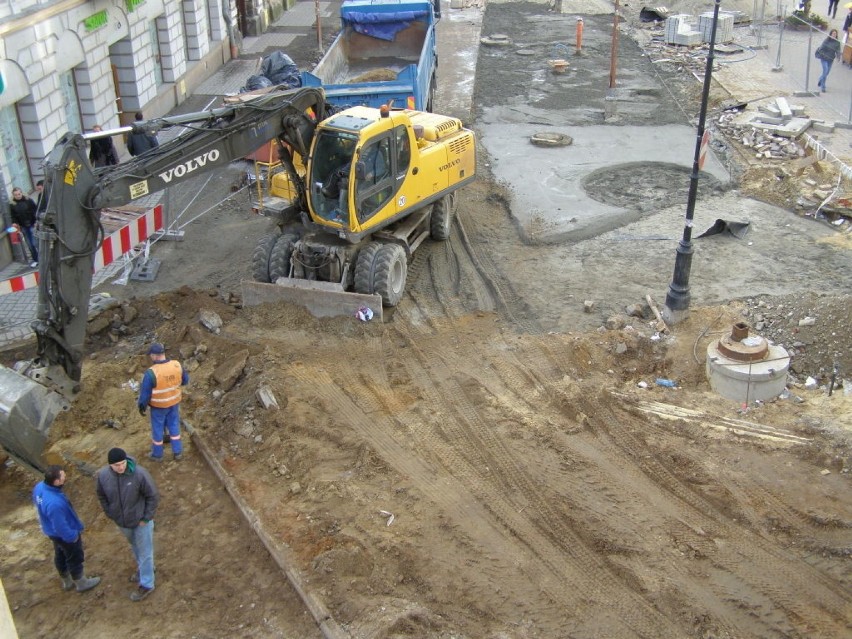Feralny remont ul. Krakowskiej przeprowadzono w 2011 i 2012...
