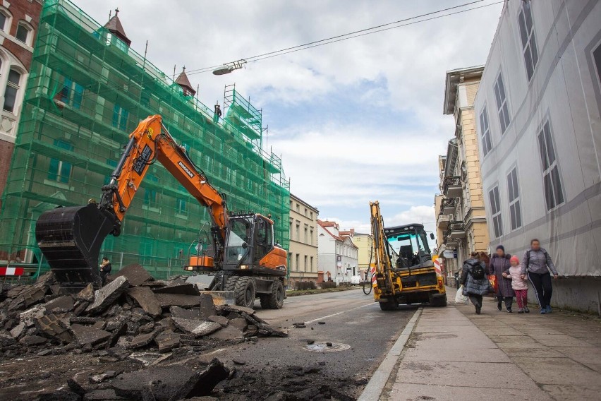 Rozpoczął się remont ulicy Armii Krajowej w Słupsku.