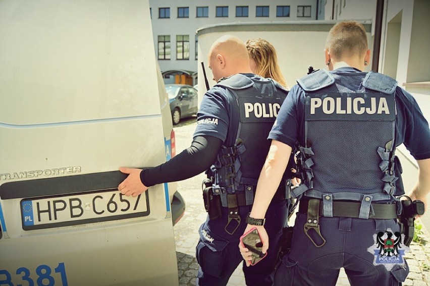 Wałbrzych: Policja przerwała im randkę, kobieta spoliczkowała policjanta