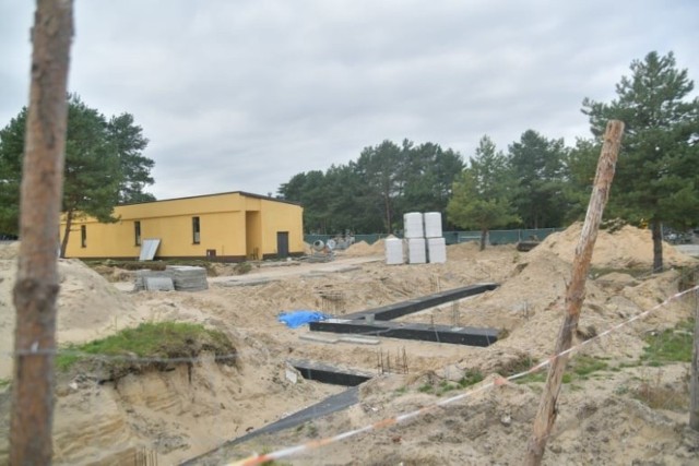 Na cmentarzu na radomskim Firleju są już gotowe fundamenty budynków kolumbarium. Całość ma być gotowa w przyszłym roku.