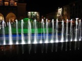 Iluminacja fontanny na krakowskim Rynku - zdjęcia