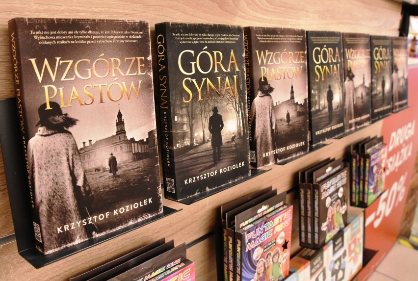 „Wzgórze Piastów” to 14. powieść kryminalna Krzysztofa...