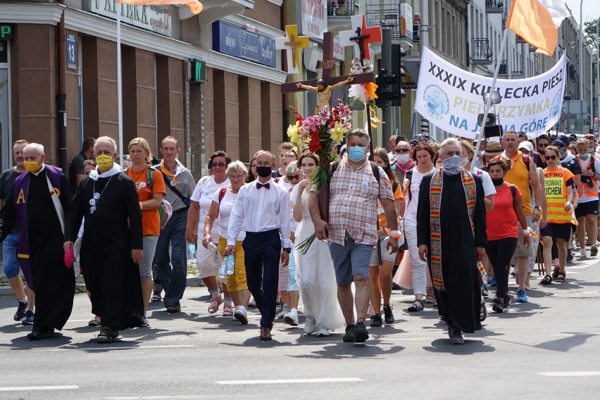 W sobotę w południe wkroczyła do Kielc 39. Piesza...