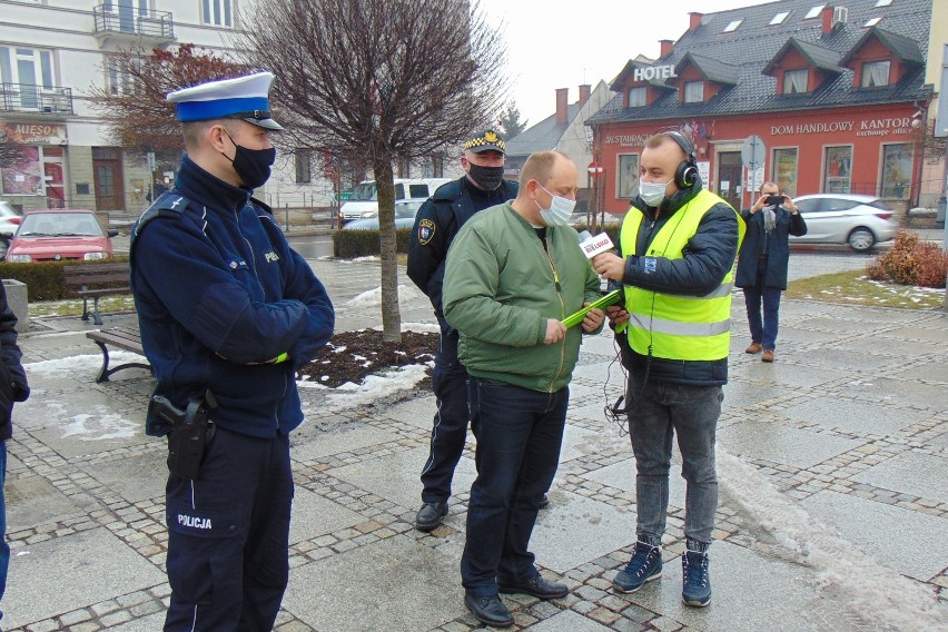 Mundurowi, dziennikarze Radia Bielsko, burmistrz Kęt i...