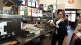 Uczniowie ZSP nr 3 w podłowickiej restauracji McDonald's