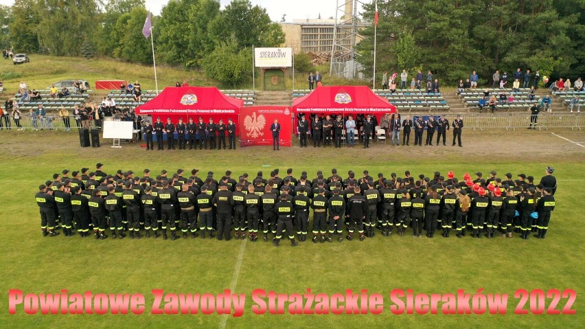 Druhny i druhowie Ochotniczej Straży Pożarnej w Kaczlinie...