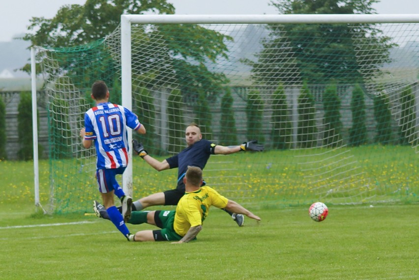 Sadownik Waganiec - Unia/Drobex Solec Kujawski 0:4 w 1. kolejce 4 ligi [zdjęcia]