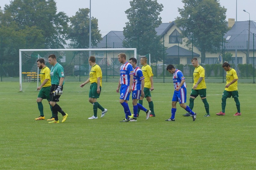 Sadownik Waganiec - Unia/Drobex Solec Kujawski 0:4 w 1. kolejce 4 ligi [zdjęcia]