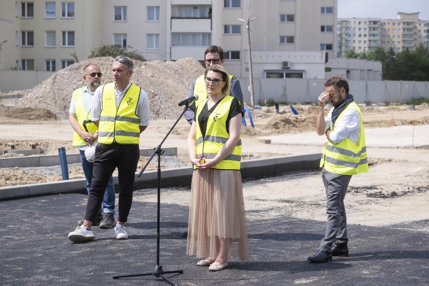 Kondratowicza. Do końca roku otwarcie "alei tysiąca drzew". Miasto uważa, że to modelowa droga. Dlaczego?