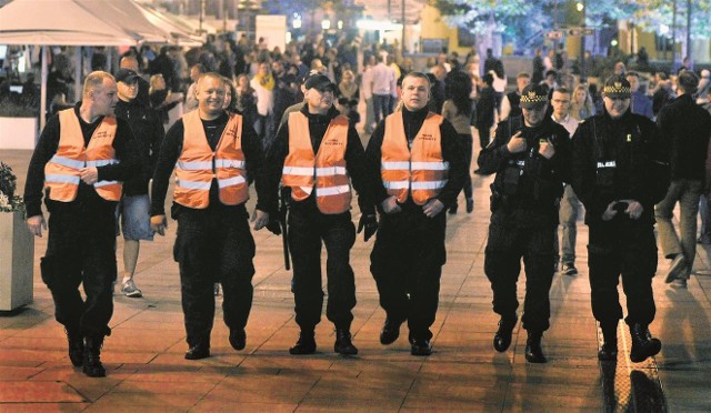 Wspólny patrol ochroniarzy i strażników miejskich w Sopocie
