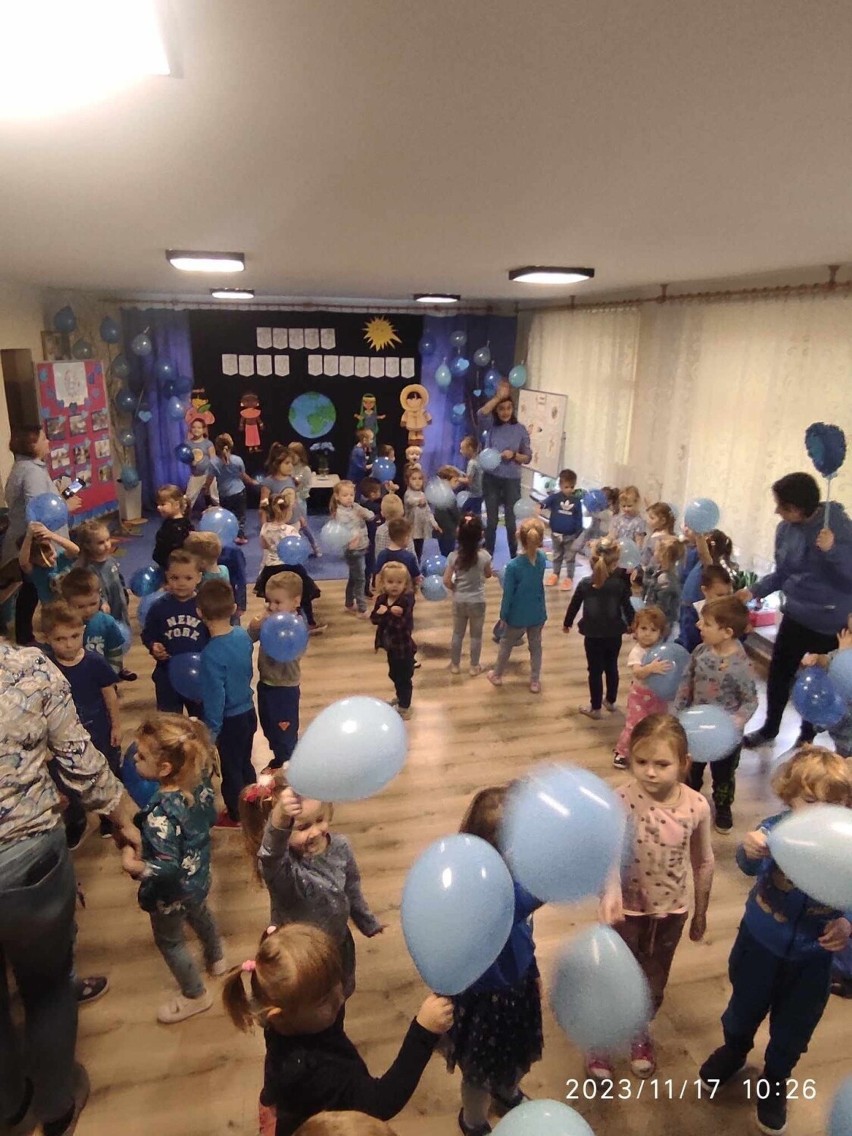 Przedszkolaki z Opatowa znają swoje prawa. Uroczyście świętowały Międzynarodowy Dzień Praw Dziecka. Zobacz zdjęcia