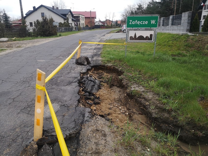 Uszkodzony dach,zalana piwnica, połamane konary, podmyte pobocza. Pogoda w majówkę w powiecie wieluńskim nie rozpieszcza 