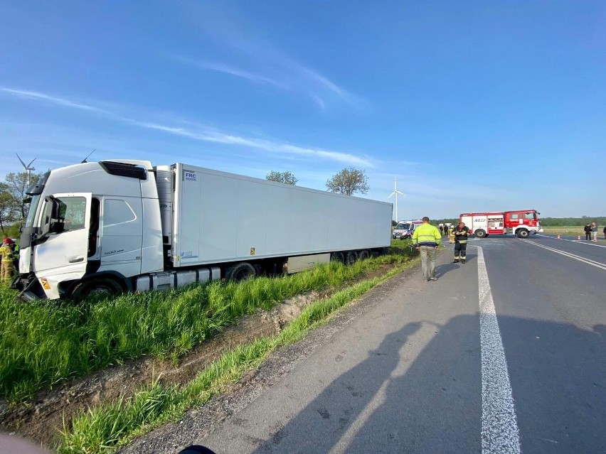 Na skrzyżowaniu w gminie Rusiec bmw zderzyło się z...