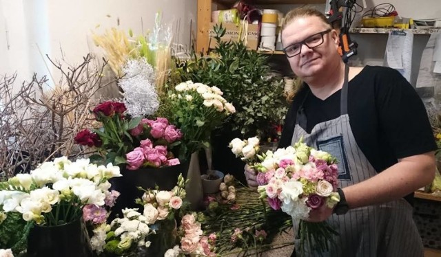 Artur Trzcionka, studio florystyczne Artidekor, nominowany za niebanalne i kreatywne prowadzenie swojej działalności, która rozsławia Siemianowice Śląskie i całą Polskę.