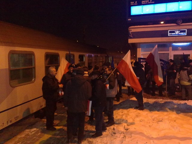 Pociąg z Krakowa do Świnoujścia stanął na stacji w Szczecinie ...