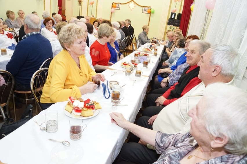 Sycowscy seniorzy spotkali się na tradycyjnym opłatku (GALERIA)