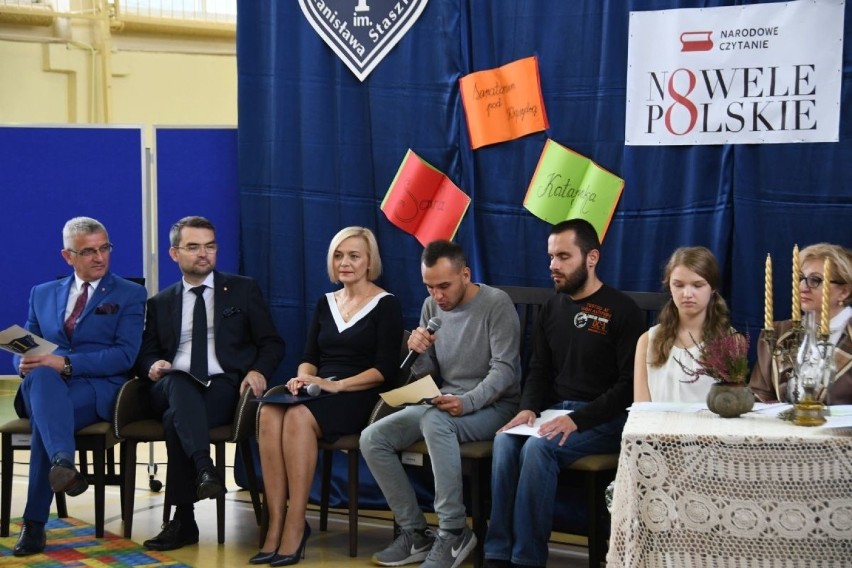 Znani czytali "Katarynkę" w Szkole Podstawowej numer 1 w Kielcach [ZDJĘCI, WIDEO]