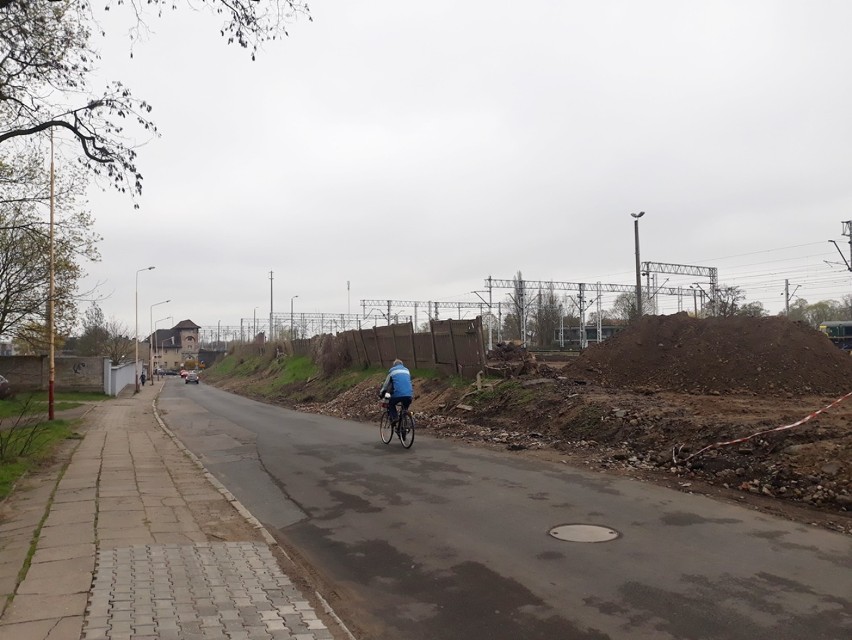 Tutaj będzie duży parking Park&Ride w Stargardzie. Rozkopany teren kolejowy 