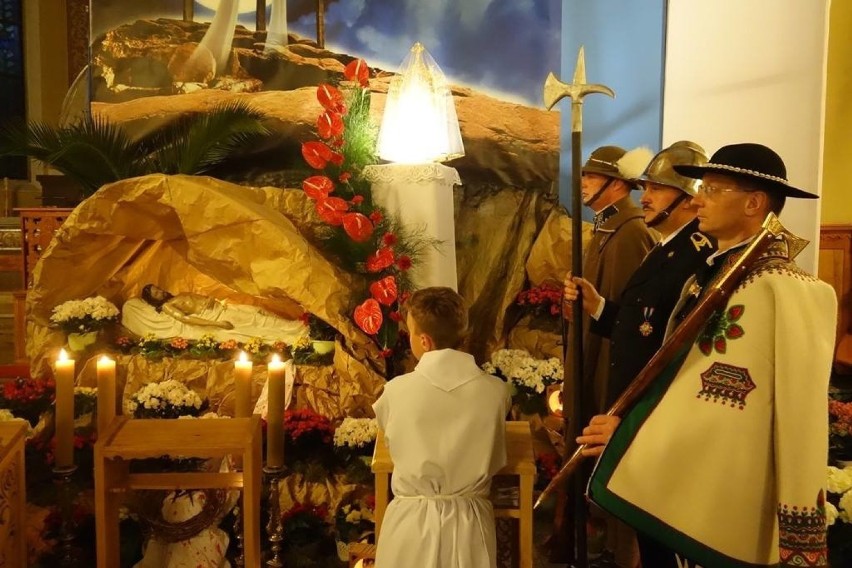 Poronin. Górale przeżywali liturgię Męki Pańskiej [ZDJĘCIA]