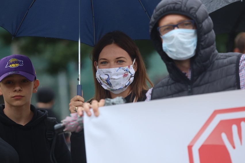 Protest przeciwko "spalarni" w Legnicy [ZDJĘCIA]