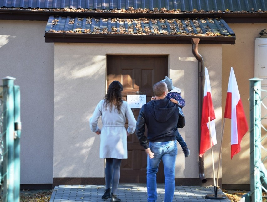 Wybory samorządowe w Zamościu i na Zamojszczyźnie: trwa głosowanie (AKTUALIZACJA, ZDJĘCIA)