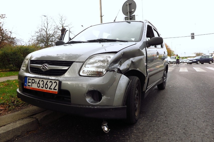 Wypadek (kolizja) na skrzyżowaniu ul. Sienkiewicza i Al....