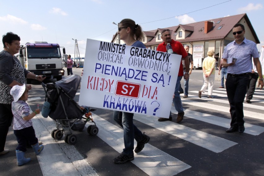 Godzinę trwał protest mieszkańców podkrakowskich Węgrzyc....