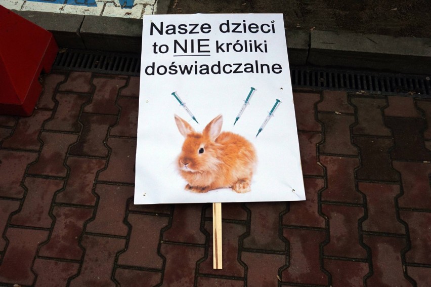 3. Szczepionki skojarzone weszły na rynek niedawno i nie...