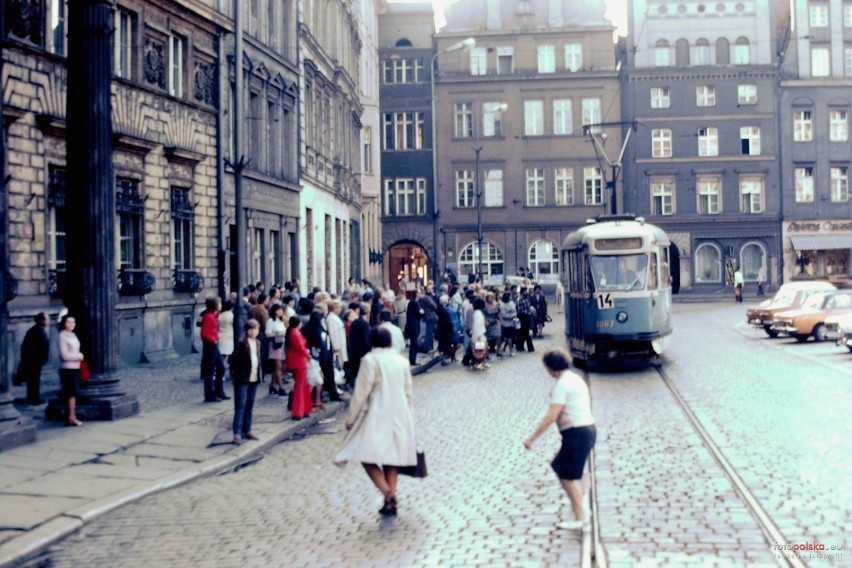 Tak wyglądał plac Solny we Wrocławiu w latach 70-tych. Zobacz! 