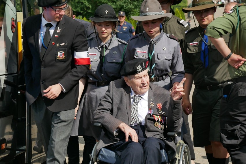 Druhny i druhowie z Kluczborka i Opola pojechali do Włoch, by uczcić żołnierzy walczących pod Monte Cassino